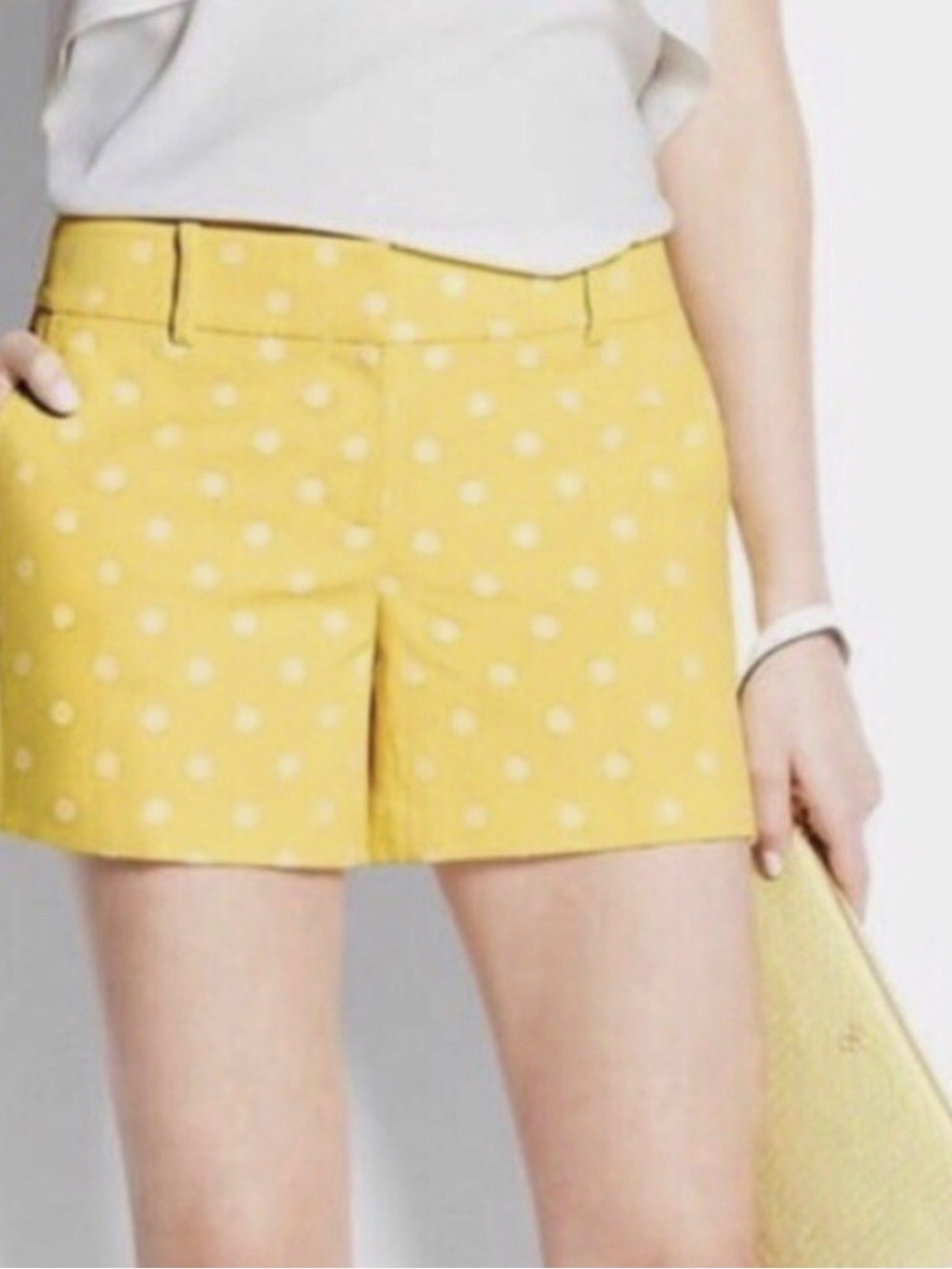 ANN TAYLOR SIZE 10 YELLOW & WHITE POLKA DOT SHORTS - 4.5" INSEAM